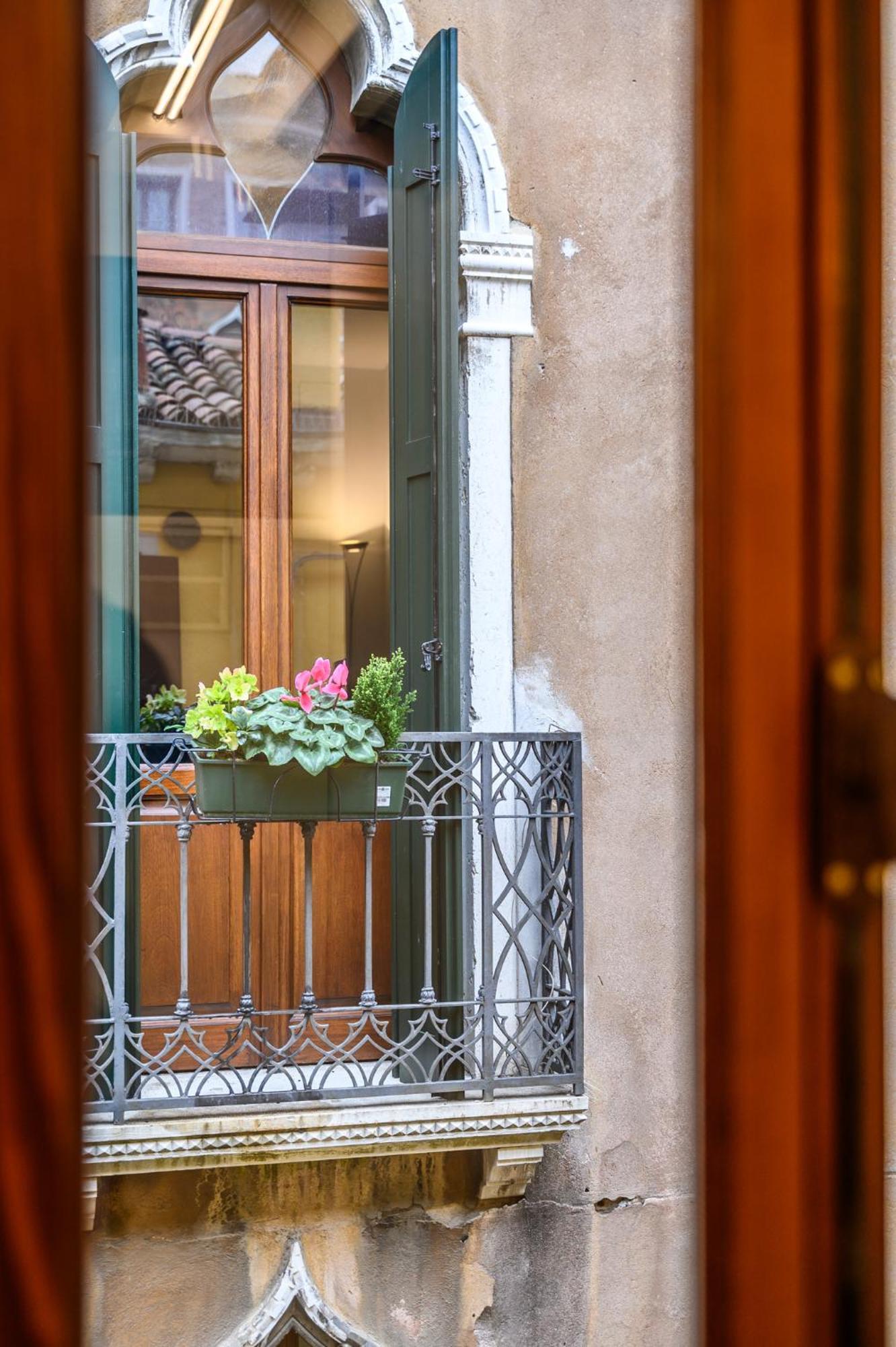 Ca Rialto 4122 - Luxury Terrace Appartement Venetië Buitenkant foto